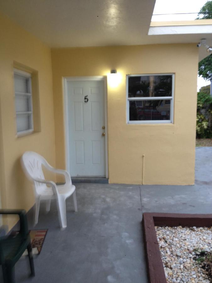 1 Bedroom Apt Near Coconut Grove Miami Exterior photo