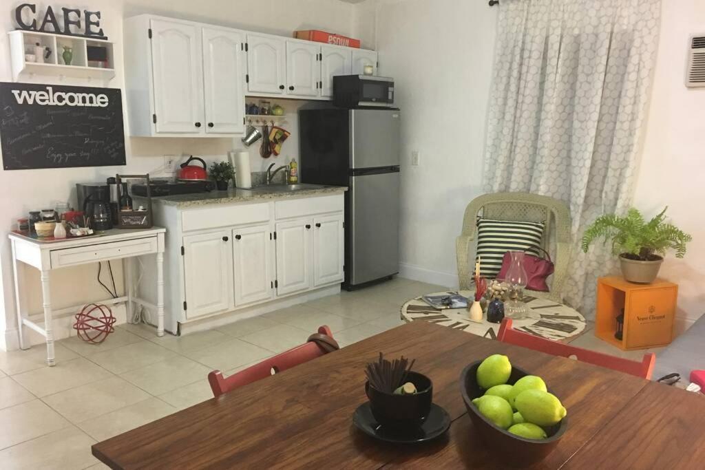 1 Bedroom Apt Near Coconut Grove Miami Exterior photo